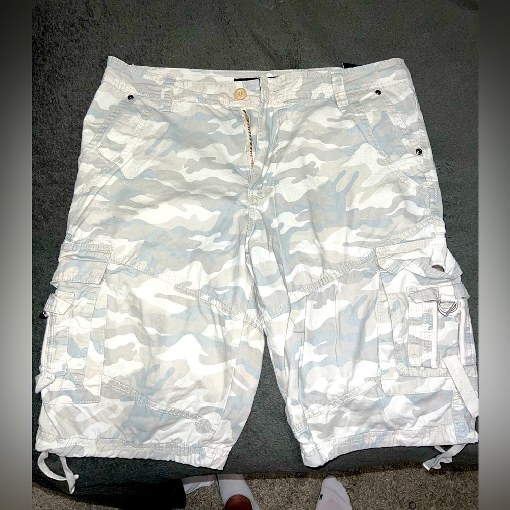 X-ray jeans, brand camo light camo size 34 men’s shorts